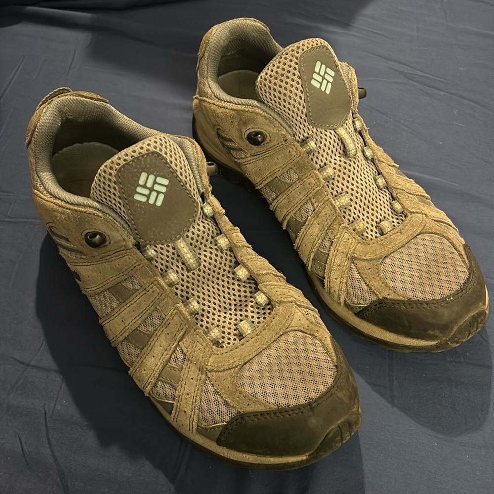 Columbia hiking shoes